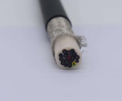 高柔性拖令光缆